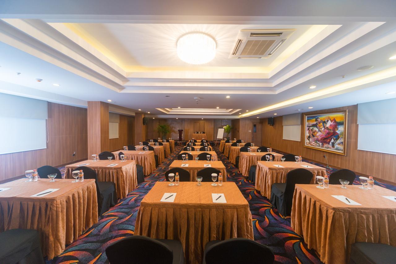 Sotis Residence Pejompongan Jakarta Buitenkant foto