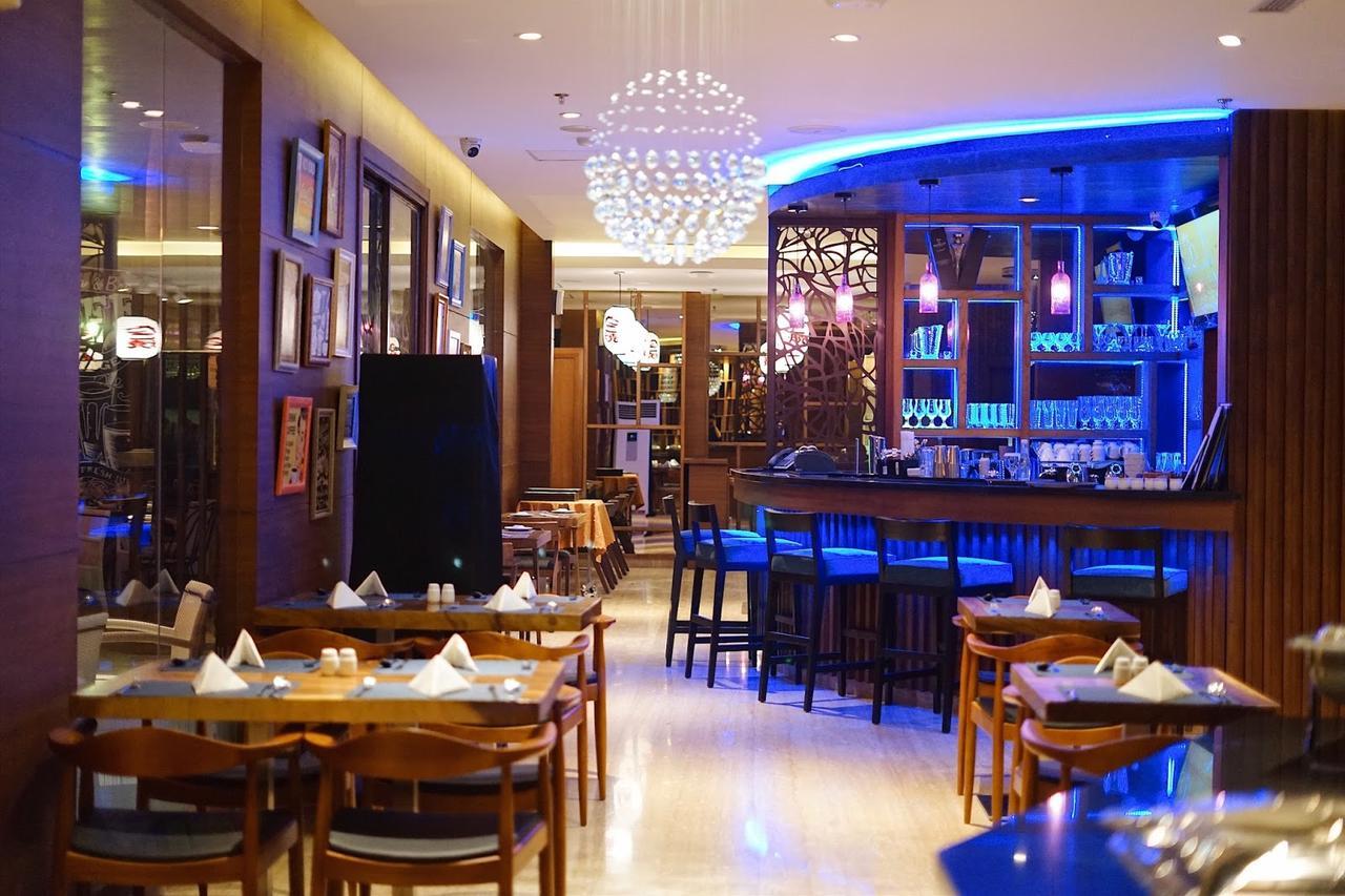 Sotis Residence Pejompongan Jakarta Buitenkant foto