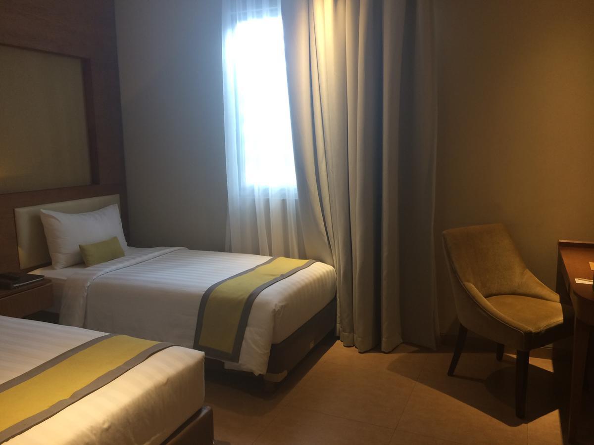 Sotis Residence Pejompongan Jakarta Buitenkant foto