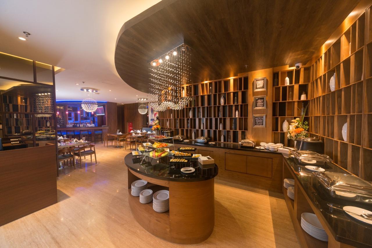 Sotis Residence Pejompongan Jakarta Buitenkant foto